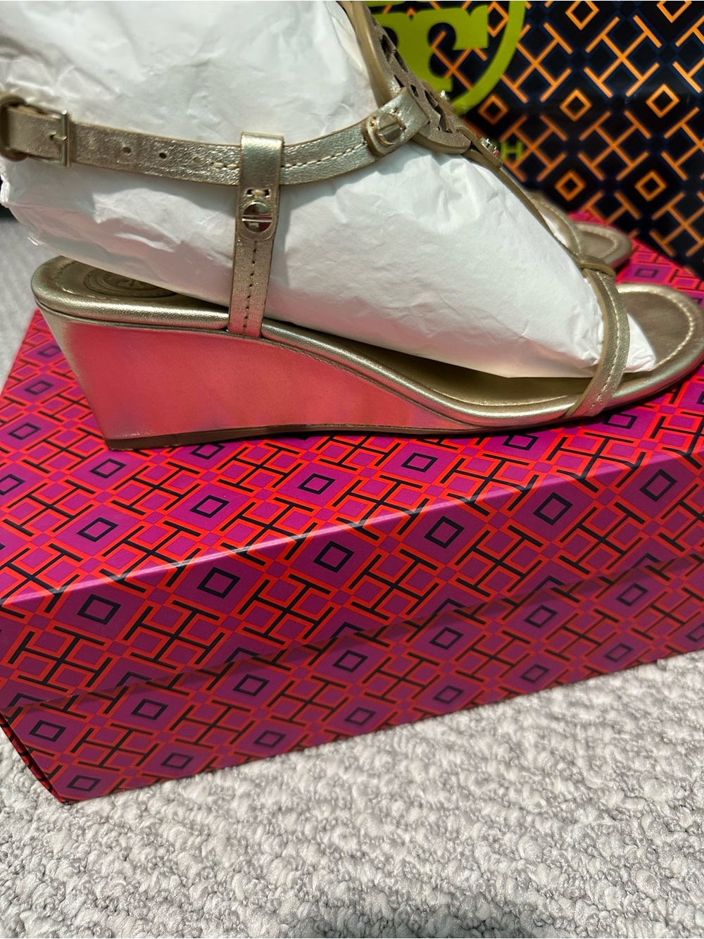 Tory Burch Gold Logo T-Strap Sandals - Picture 5 of 8
